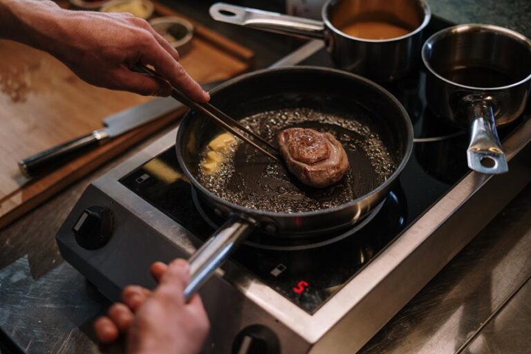 Stainless Steel Pan Vs Cast Iron For Steak
